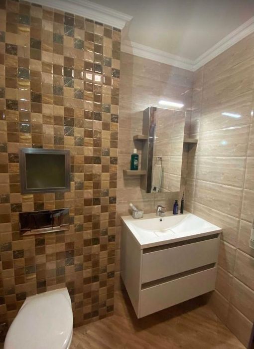 Дава се под наем Тристаен апартамент в Пловдив, Център - 100 кв.м за 700 € - Снимка #6