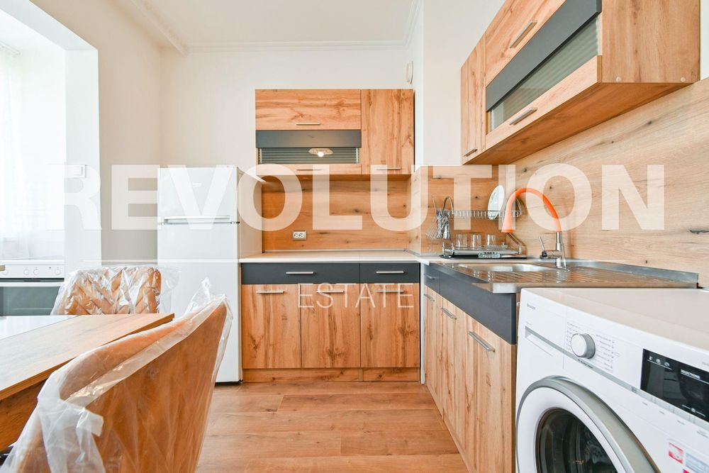 Дава се под наем Тристаен апартамент в София, Люлин 8 - 90 кв.м за 648.21 € - Снимка #2