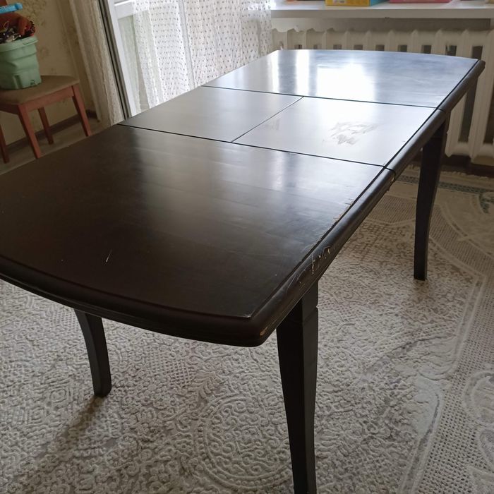 Стол для гостинной шикарного качества