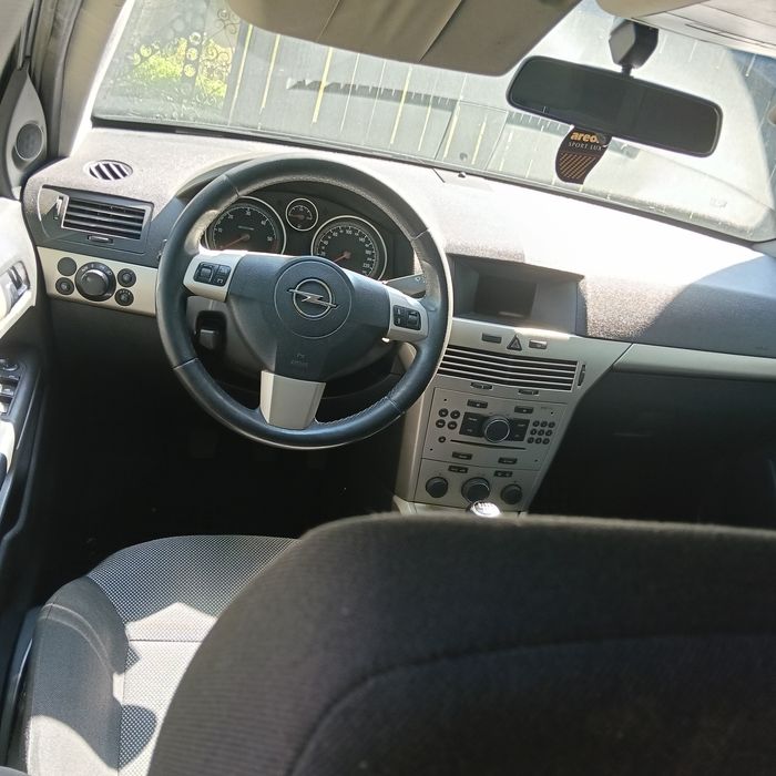 Vând Opel Astra H