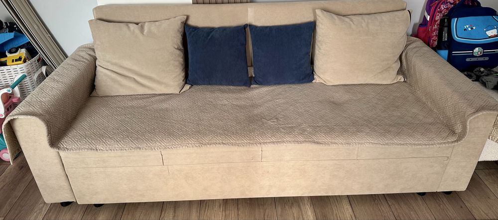 Продам диван в хорошем состояние