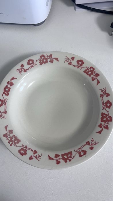 Farfurii mari adanci