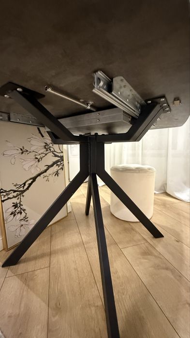 Продам кухонный стол