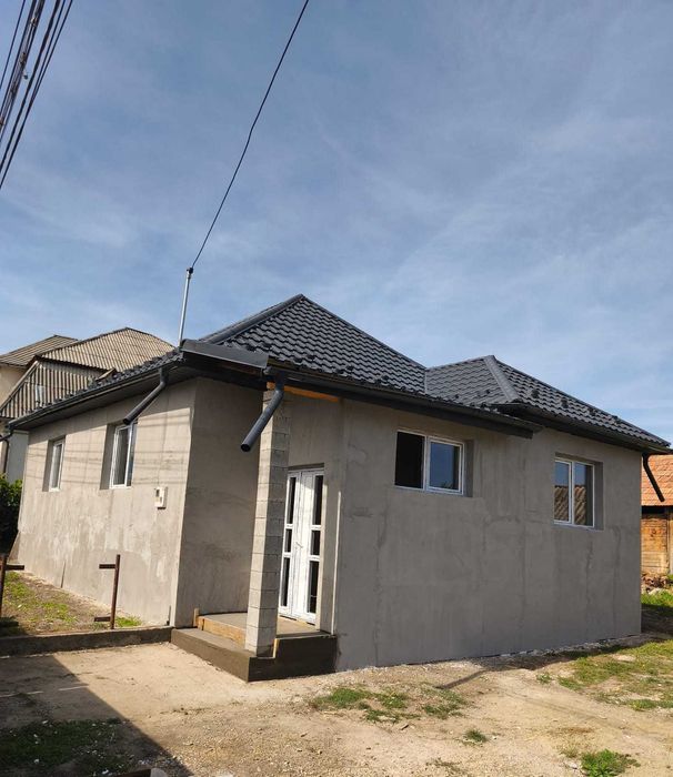 Casa de vânzare semifinisata Bistrița, strada Subcetate