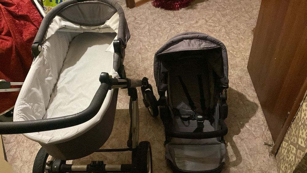 Коляска зима лето срочно.