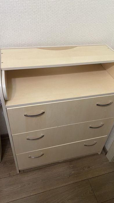 Продам комод с пеленальным столиком