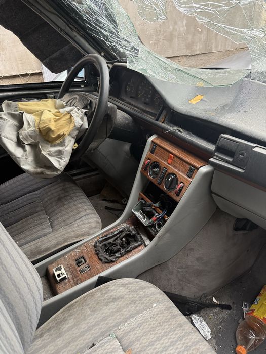 124 Мерседес разбор матор м102 2.3