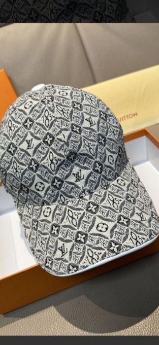 Șapcă Louis Vuitton model 2026, 8  modele, preț fix