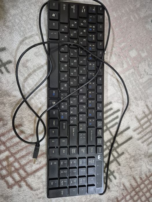 Продам клавиатуру
