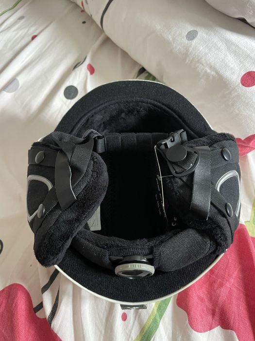 Шлем для горнолыжки