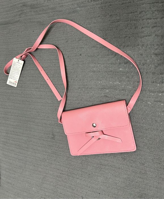 Продам женскую сумочку