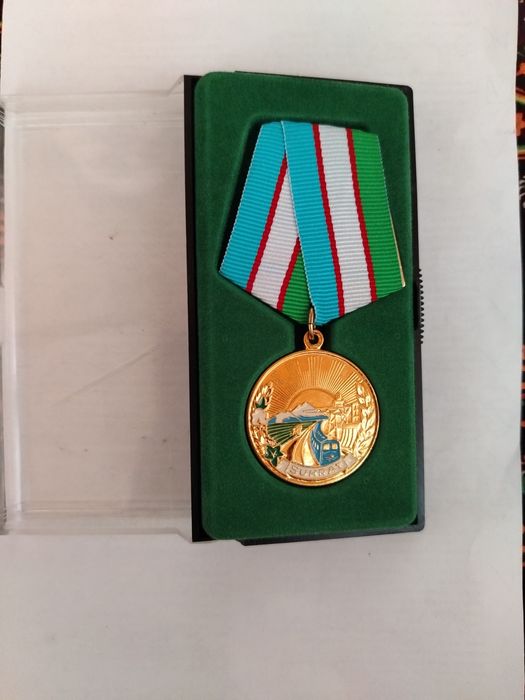 Shuhrat medali sotiladi