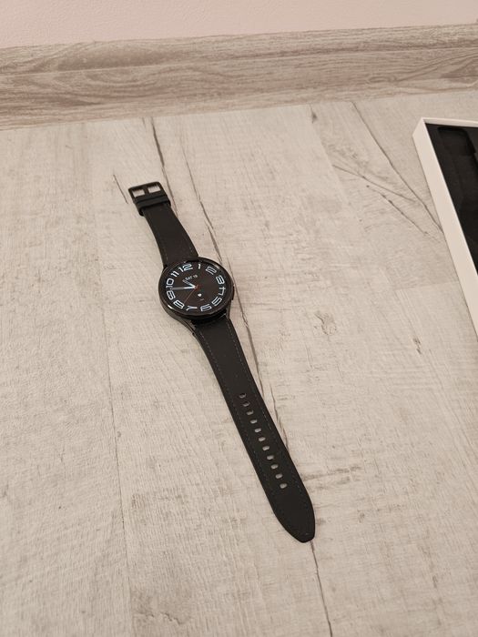 Смарт часовник Samsung Galaxy Watch6 Classic, черен, с кутия
