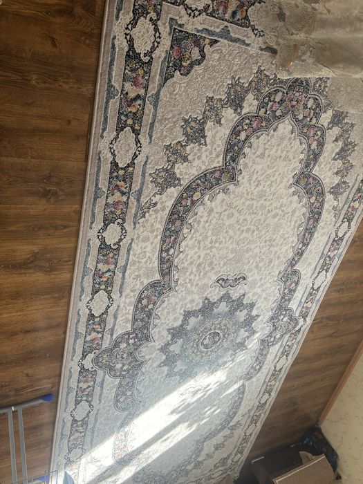 Продам ковер новый