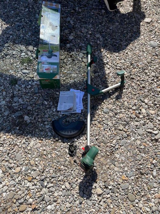 Trimmer gazon Bosch UniversalGrassCut 18V - 260 (fara acumulator)