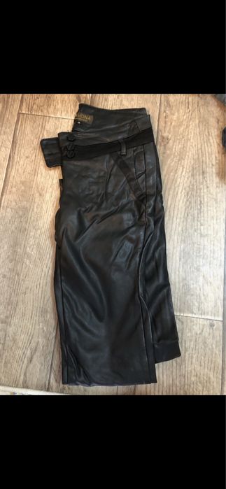 Женские джинсы.