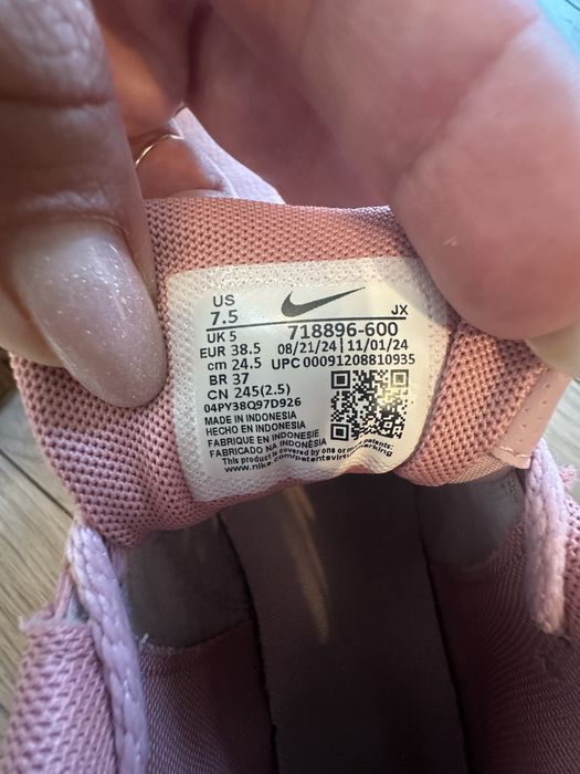 Nike момиче ровози маратонки 38.5