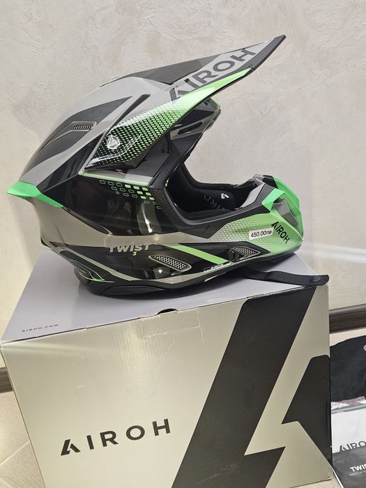 Мото каска Airoh размер М