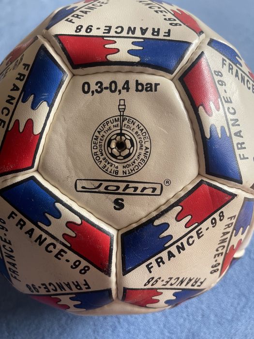 Ретро топка световно първенство Франция 1998 година