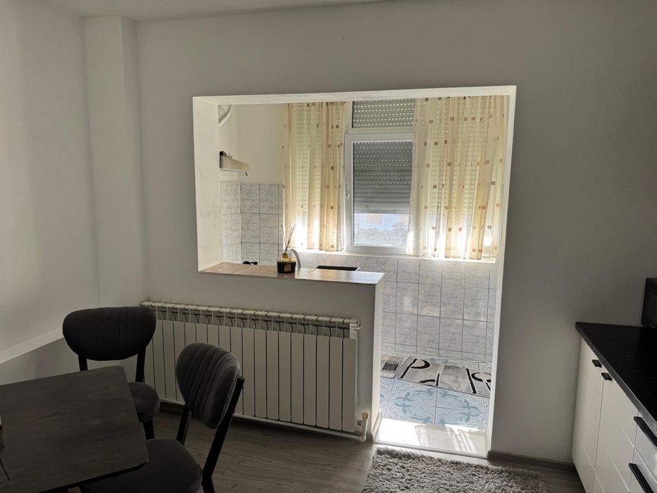 Inchiriez apartament cu 3 camere pe termen lung