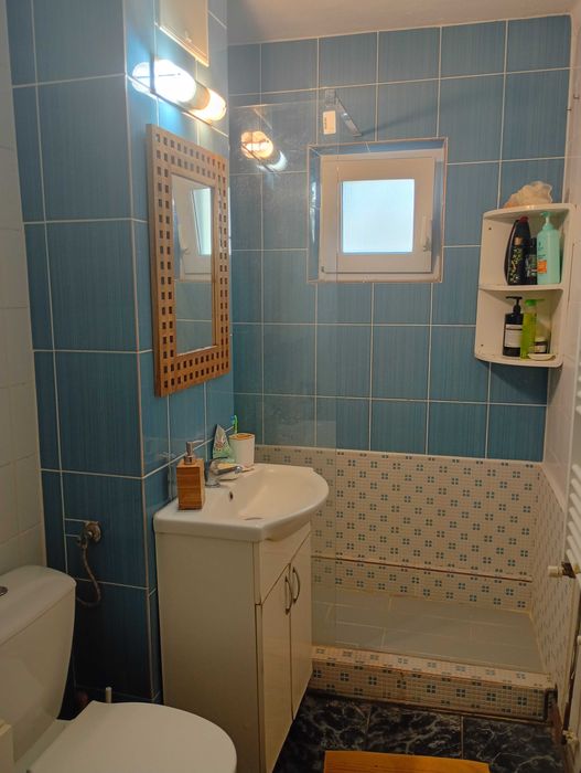 Apartament cu 3 camere,decomandat,de vanzare