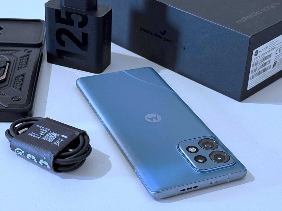 Бартер! Motorola Edge 40 Pro 12GB Lunar Blue (Син) 125W Зарядно!