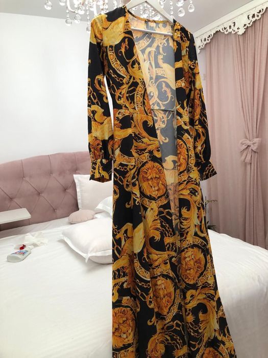 Vand rochie Versace
