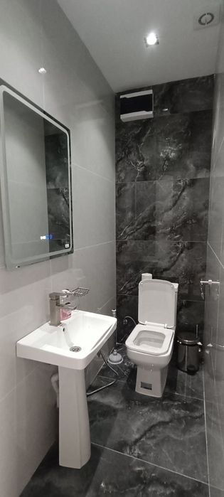 Аренда дача.Современная дача в стиле hi-tech с бассейнами и сауной . O