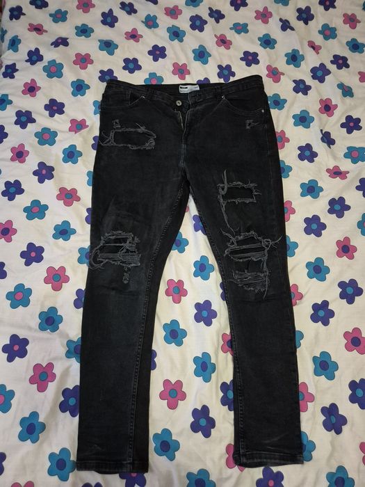 Blugi Bershka mărimea 46