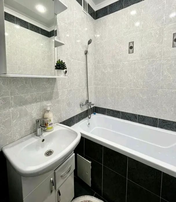 Сдам 2 комн квартиру на Батыс 2