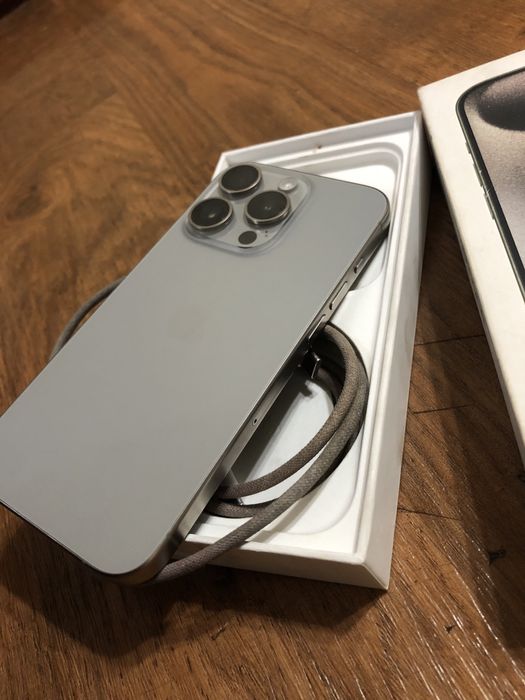 Продам Айфон 15 про