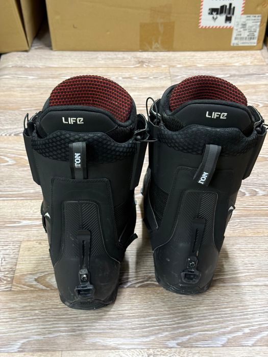 Продам ботинки с креплениями