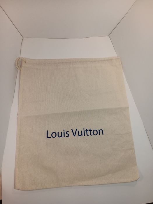 Louis vuitton Trainers. Сини и черни.