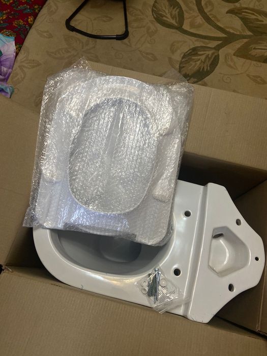 Унитаз новый ( без бачка)