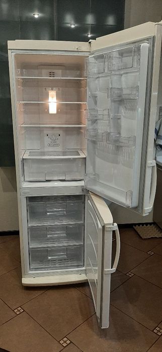 Продам холодильник LG