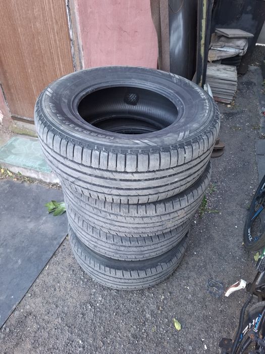 Шины 275/65 R17.