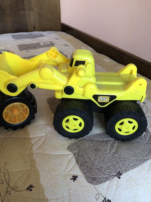 Продавам детски багери играчки