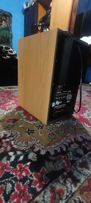 Subwoofer Genius mâna a doua