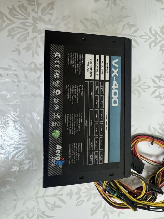 Продам блок питание aerocool