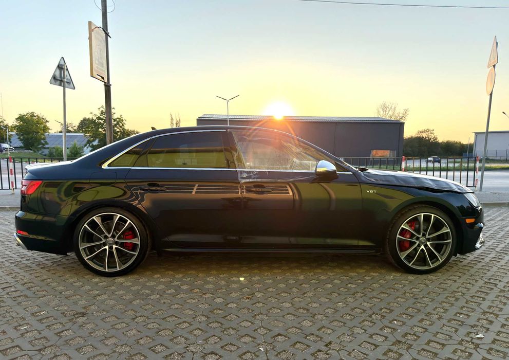 AUDI S4 B9 3.0TFSI На Части