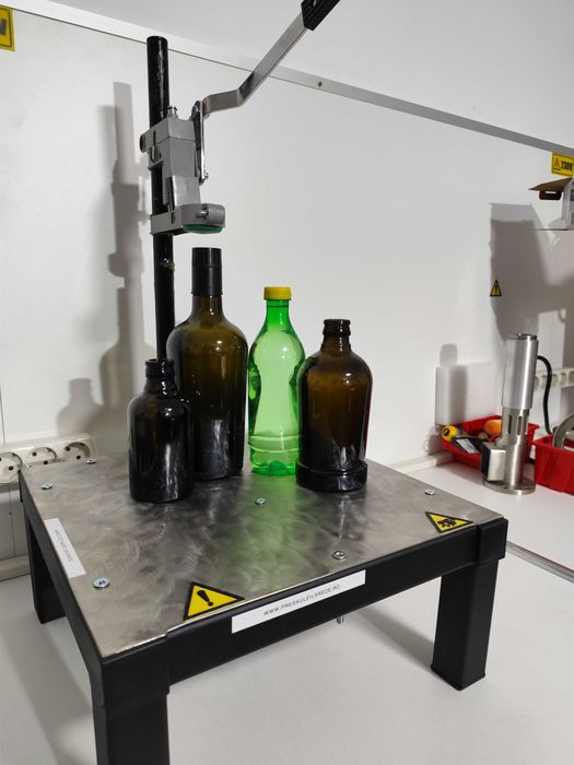 Sistem capsare clipsare dopuri stilce pet, sistem dopuire