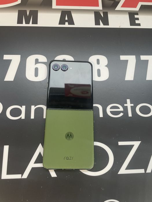 Amanet ozana vinde Motorola razr 50 ultra aproape nou