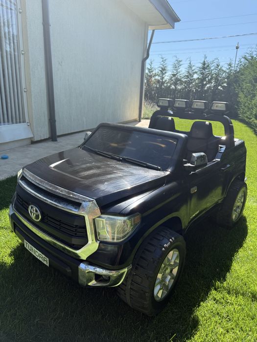 Toyota tundra masina electrica / motocicleta si tricicleta