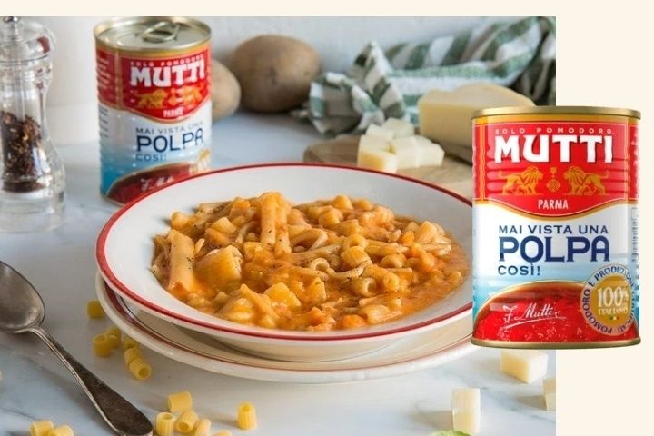 Mutti Томаты MUTTI очищенные целые Pelati 2500г ж/б Polpa