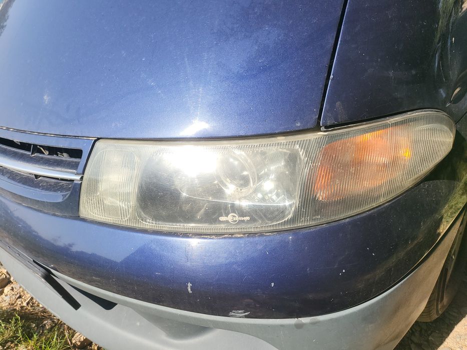 Toyota Lusida фары