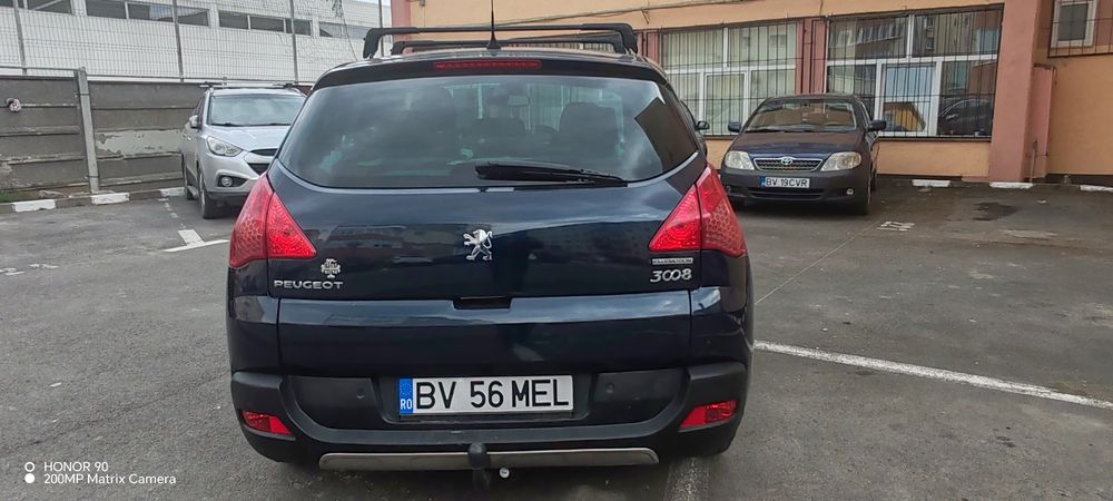 Vând Peugeot 3008