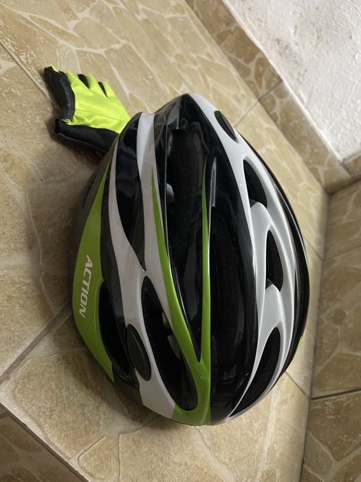 Casca protectie noua si manusi