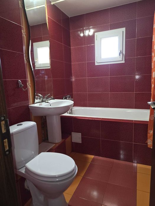 Apartament cu 3 camere caută familie fericită