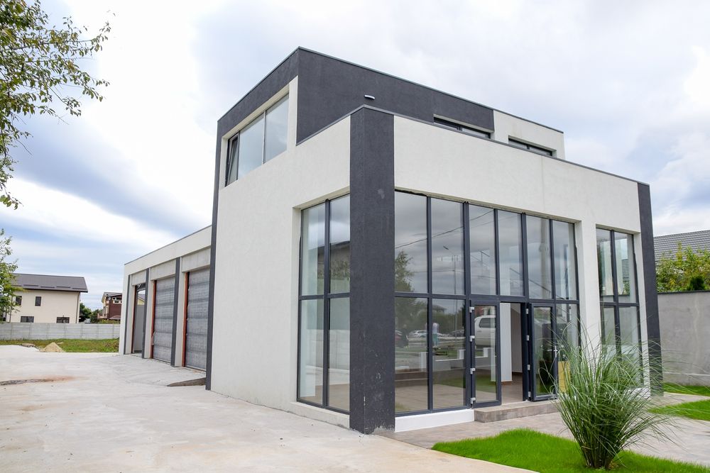 Hala-showroom de inchiriat-proprietar