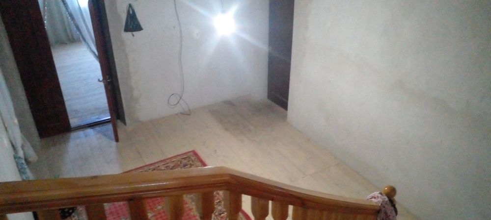 Hovli uy joy sotiladi